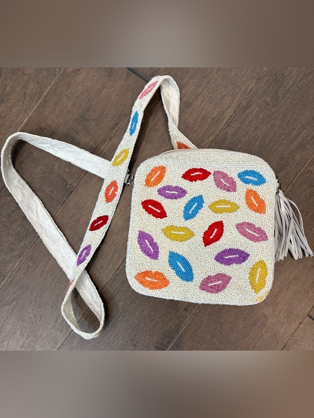Moyna multi color lips crossbody handbag
